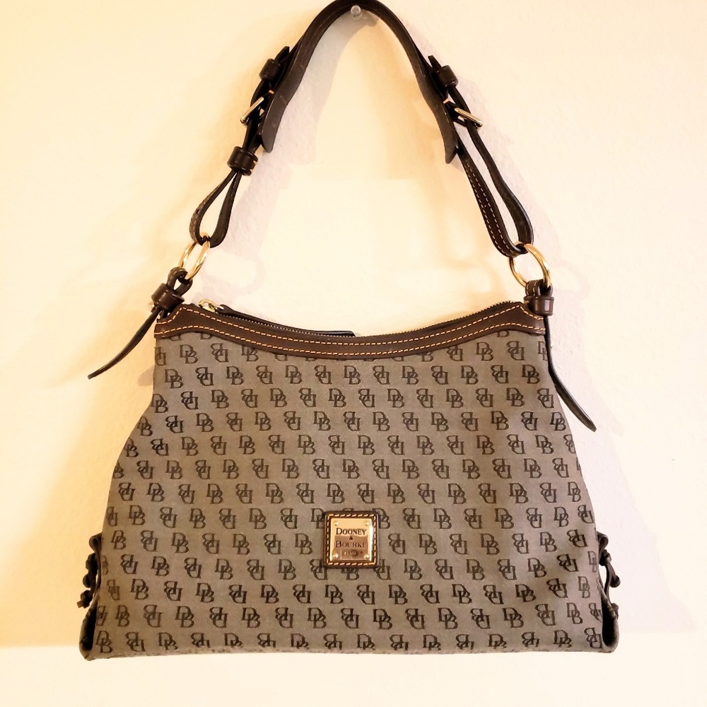 Dooney and Bourke handbag/Shoulder bag